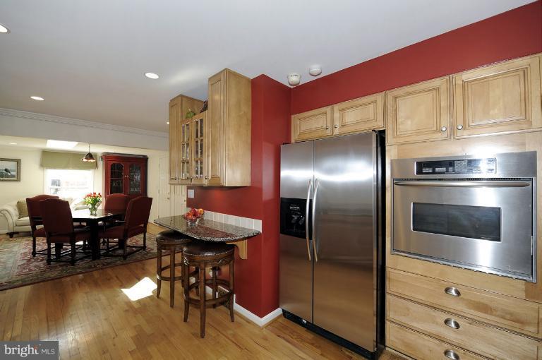 11011 Old Coach Road Potomac, MD 20854 - Photo 5 of 22 Kitchen