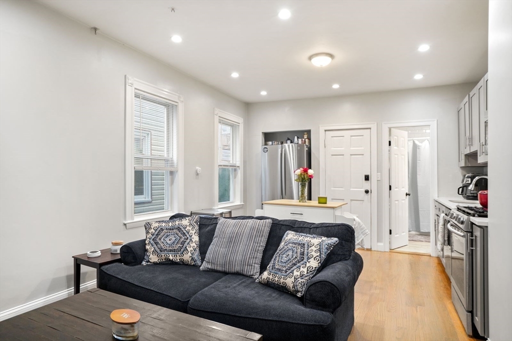 17 Howes Street, Unit 1 Boston, MA 02125 - Photo 3 of 15