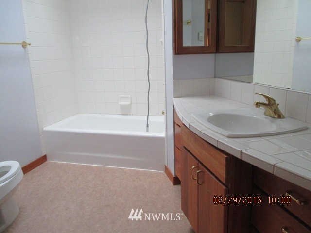 3070 Oak Bay Road Port Hadlock, WA 98339 - Photo 16 of 25 Gallery Image 16