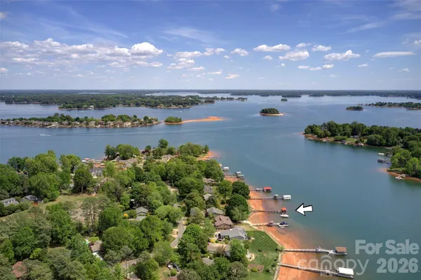 $1,395,000 | 3002 Lake Shore Road South, Denver, NC 28037