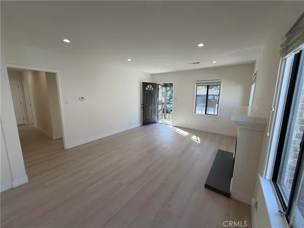 $3,850 | 3357 Honolulu Avenue, La Crescenta, CA 91214
