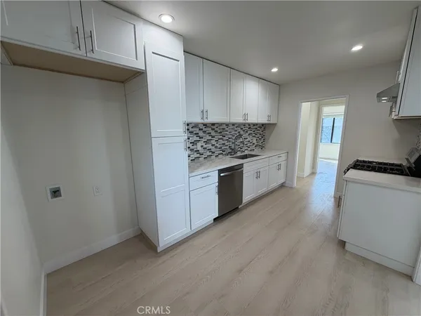 $3,850 | 3357 Honolulu Avenue, La Crescenta, CA 91214