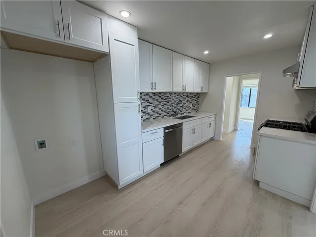 $4,300 | 3357 Honolulu Avenue, La Crescenta, CA 91214