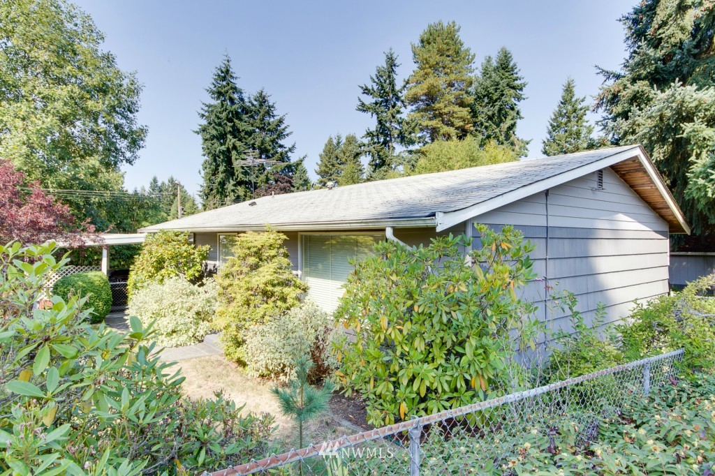 7833 200th Street Southwest Edmonds, WA 98026 - Photo 2 of 25 Gallery Image 2