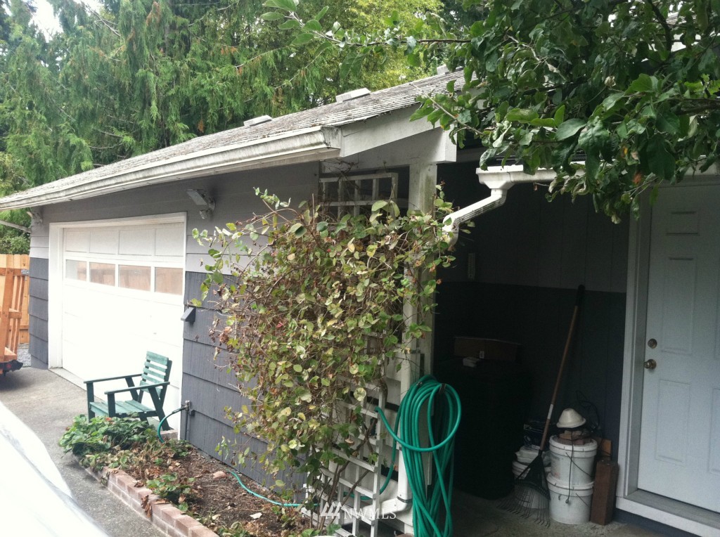 7833 200th Street Southwest Edmonds, WA 98026 - Photo 12 of 25 Gallery Image 12
