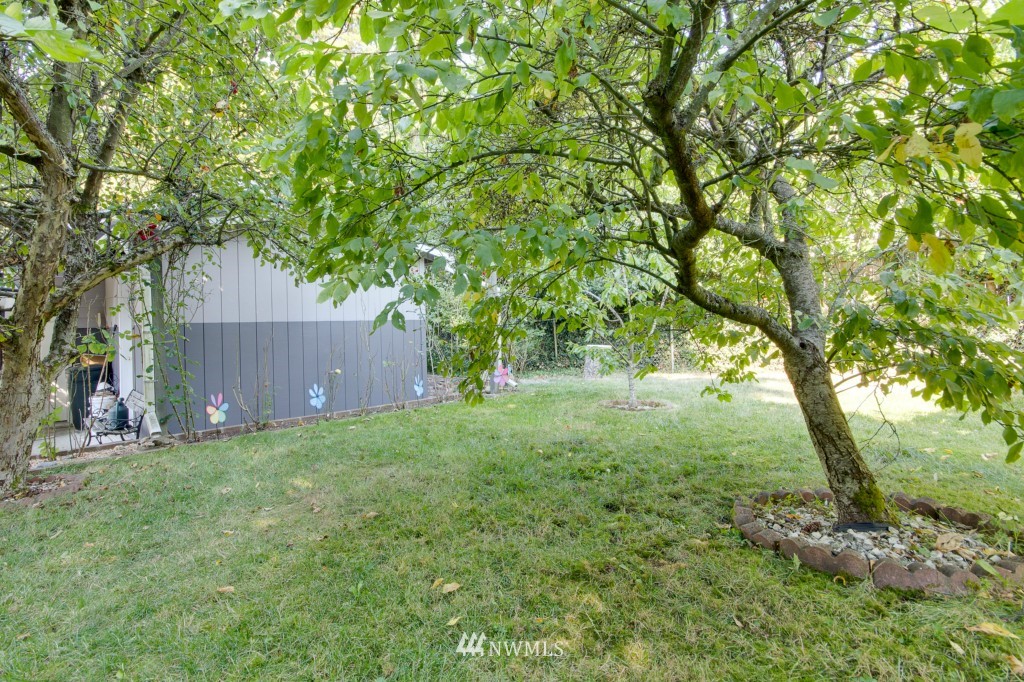 7833 200th Street Southwest Edmonds, WA 98026 - Photo 14 of 25 Gallery Image 14
