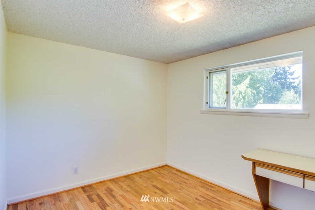 7833 200th Street Southwest Edmonds, WA 98026 - Photo 18 of 25 Gallery Image 18