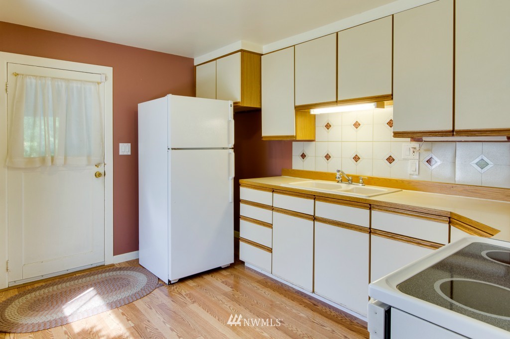 7833 200th Street Southwest Edmonds, WA 98026 - Photo 19 of 25 Gallery Image 19