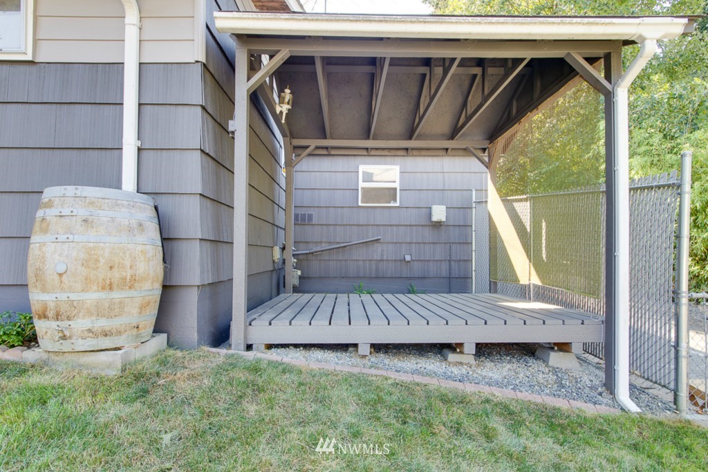 7833 200th Street Southwest Edmonds, WA 98026 - Photo 3 of 25 Gallery Image 3