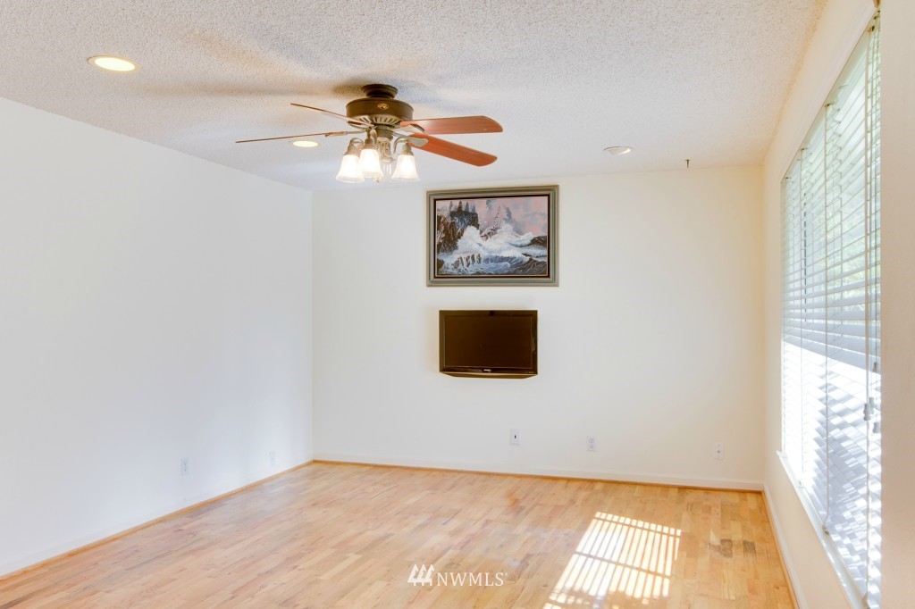 7833 200th Street Southwest Edmonds, WA 98026 - Photo 22 of 25 Gallery Image 22