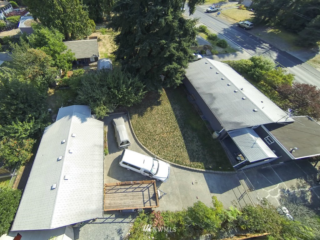 7833 200th Street Southwest Edmonds, WA 98026 - Photo 6 of 25 Gallery Image 6
