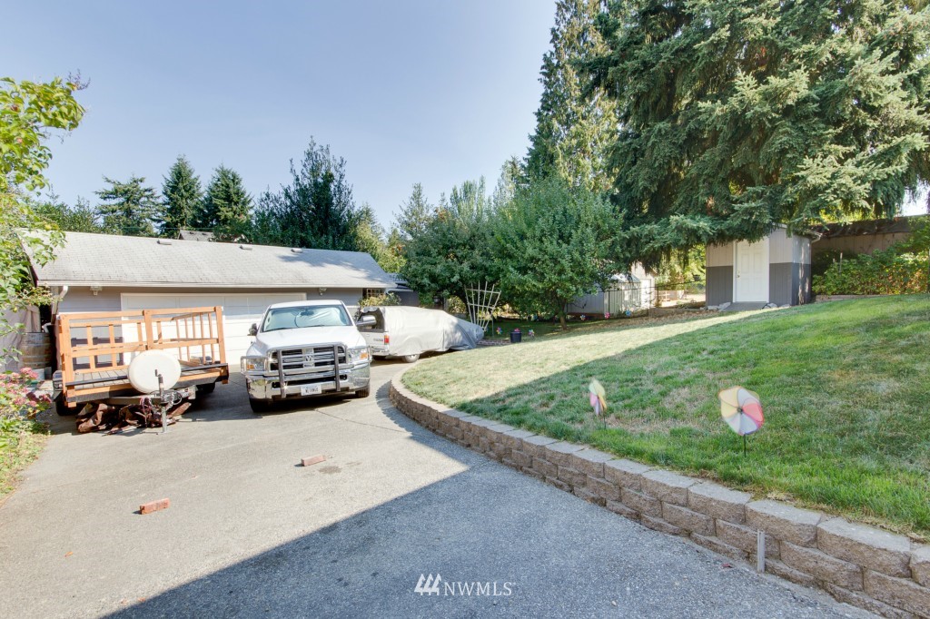 7833 200th Street Southwest Edmonds, WA 98026 - Photo 8 of 25 Gallery Image 8