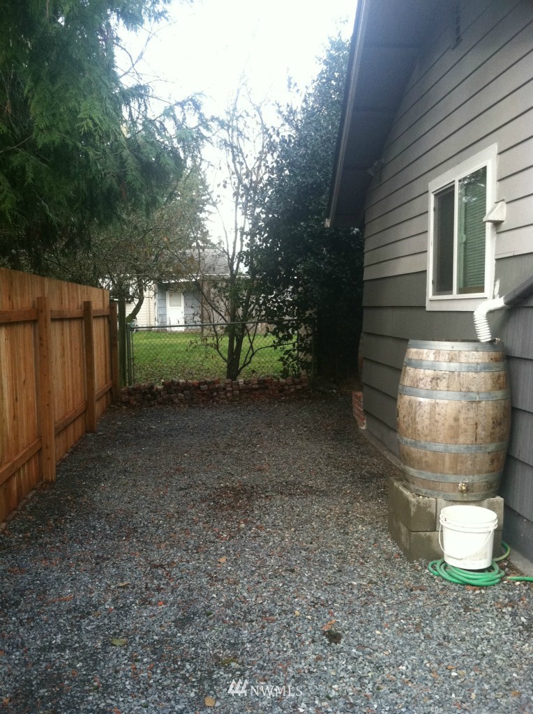 7833 200th Street Southwest Edmonds, WA 98026 - Photo 10 of 25 Gallery Image 10