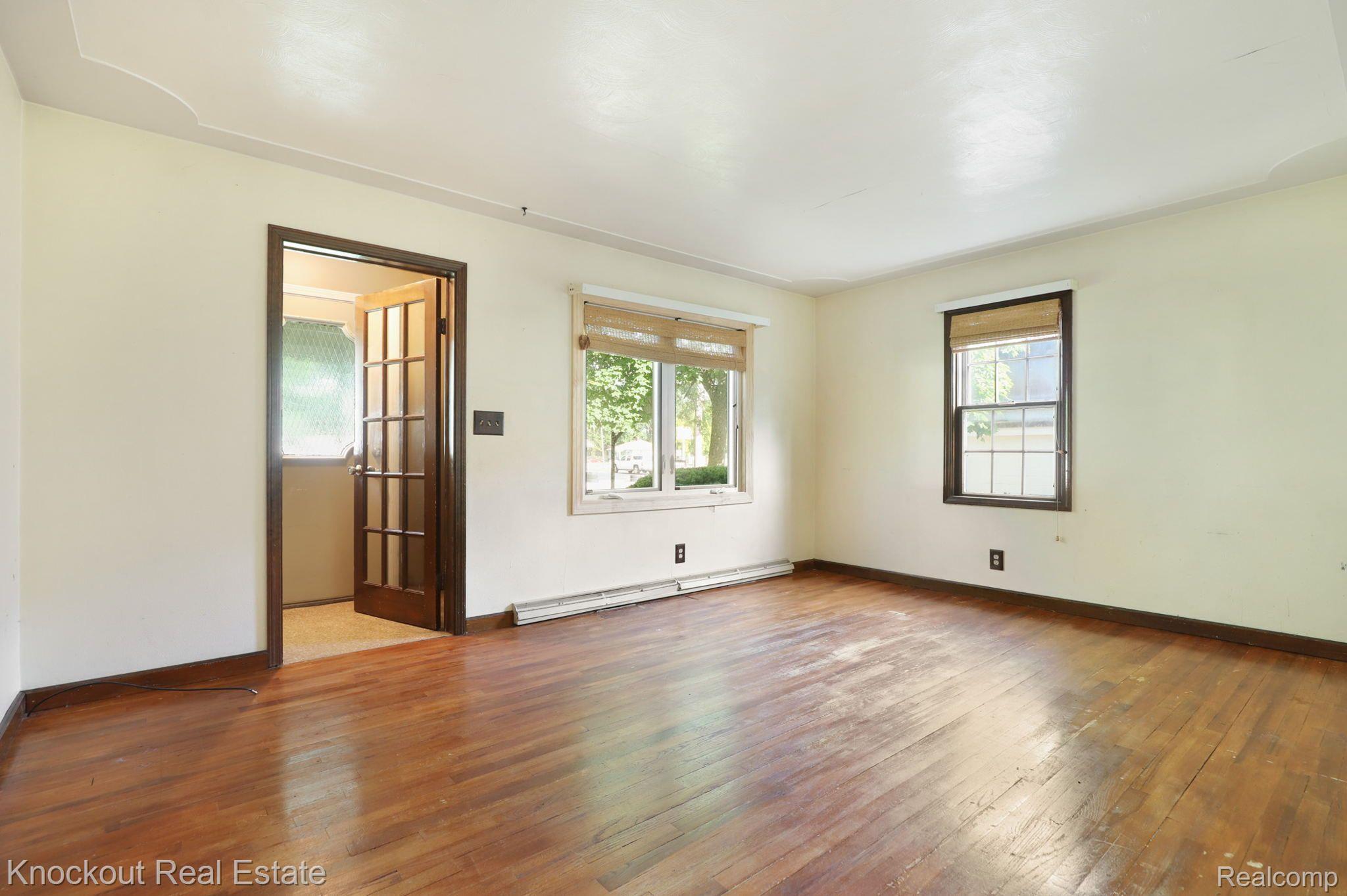 13 South Lincoln Road Bay City, MI 48708 - Photo 5 of 35 Gallery Image 5