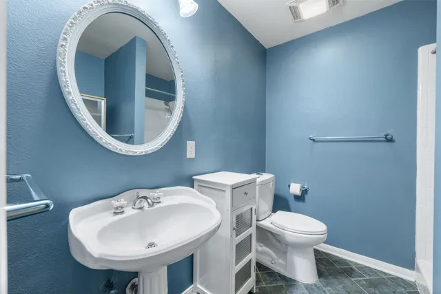 $2,600 | 11904 Highland Oaks Trail, Austin, TX 78759