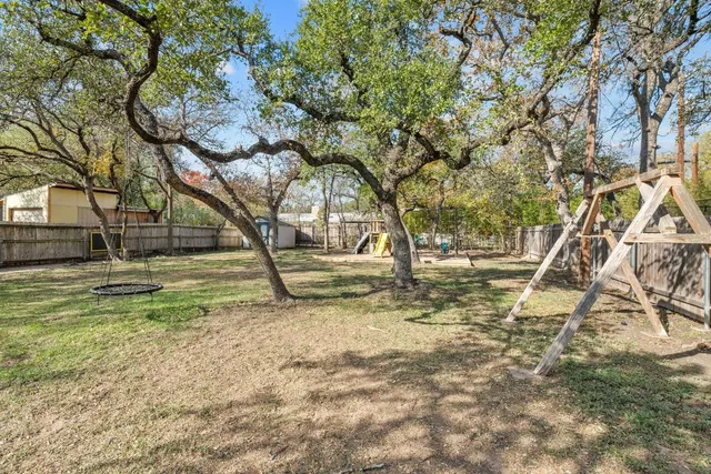 $2,600 | 11904 Highland Oaks Trail, Austin, TX 78759