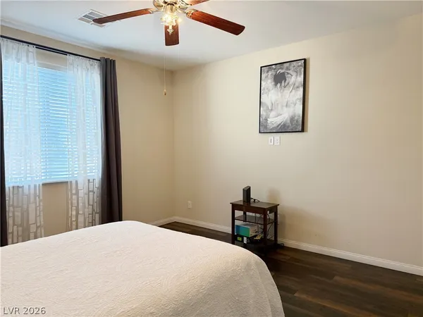 $2,550 | 3548 East Tompkins Avenue, Las Vegas, NV 89121