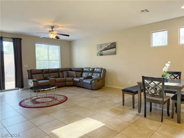 $2,550 | 3548 East Tompkins Avenue, Las Vegas, NV 89121