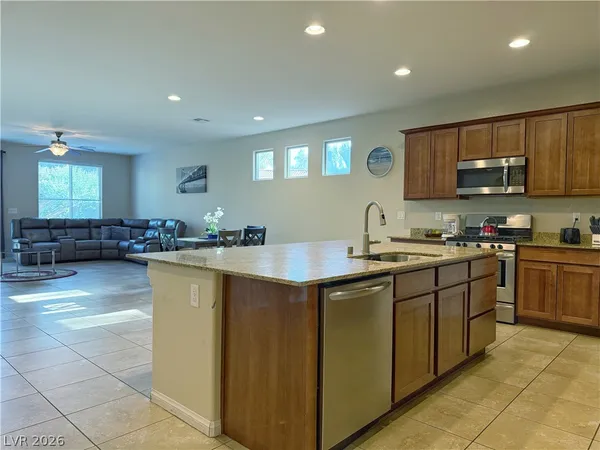 $2,550 | 3548 East Tompkins Avenue, Las Vegas, NV 89121
