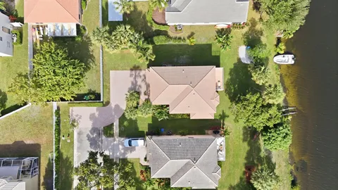 $650,000 | 2462 Westmont Place, Royal Palm Beach, FL 33411