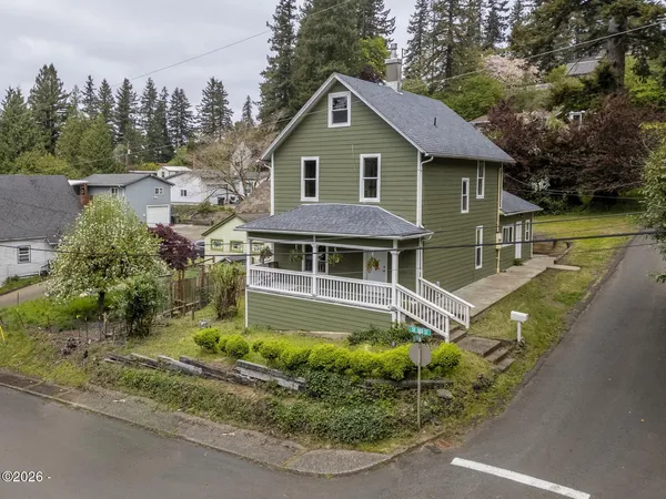 $465,000 | 492 Southeast 3rd Street, Toledo, OR 97391