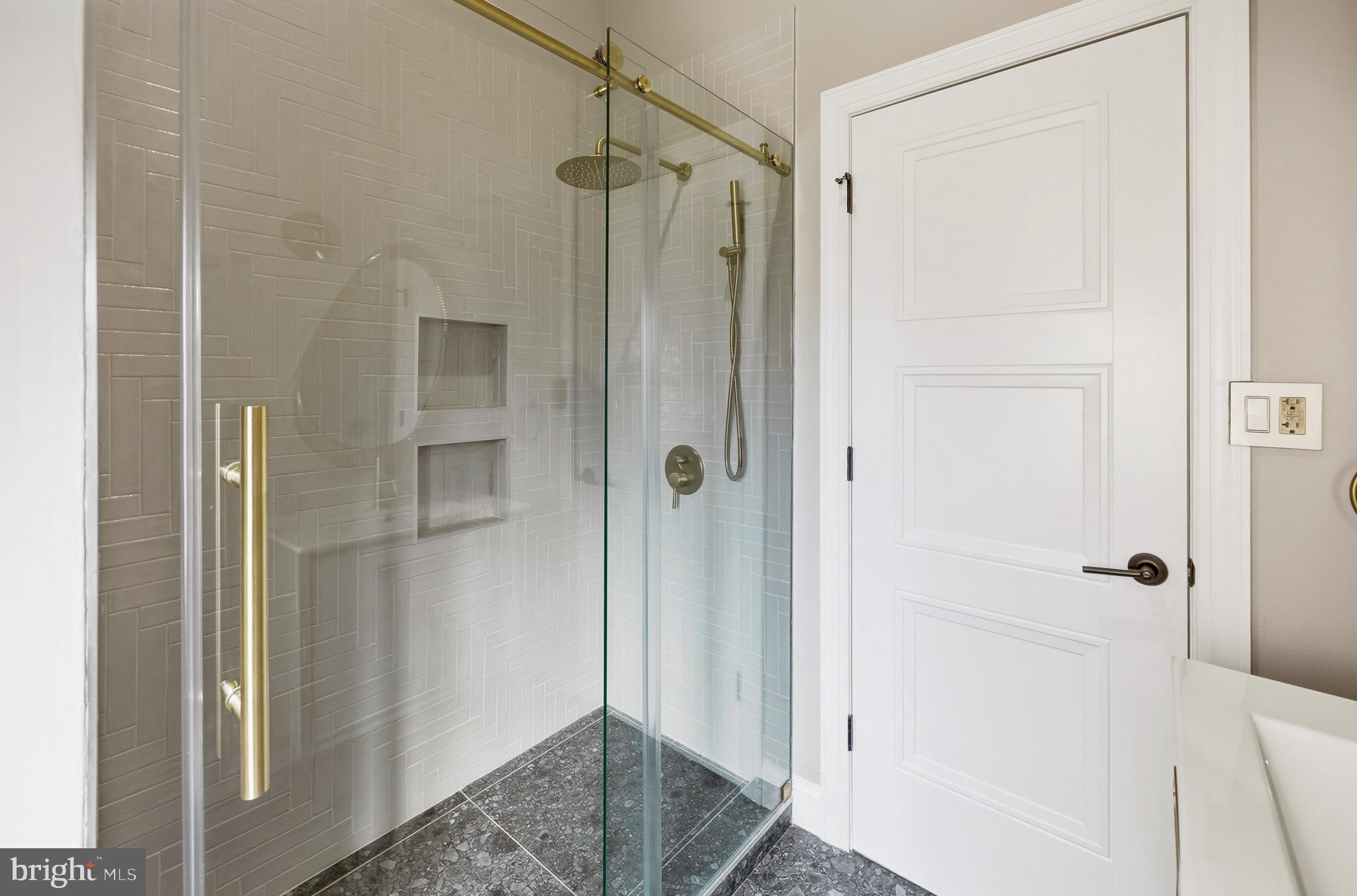 552 North 18th Street Philadelphia, PA 19130 - Photo 41 of 51 a bathroom with a shower