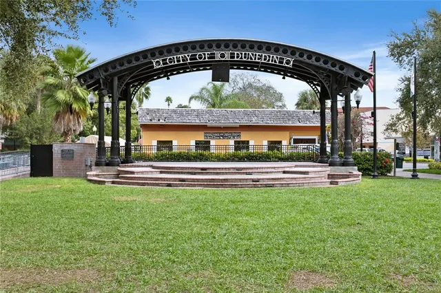 $615,000 | 1450 San Roy Drive, Dunedin, FL 34698