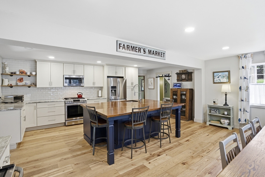 11 Graniteville Road Westford, MA 01886 - Photo 2 of 37