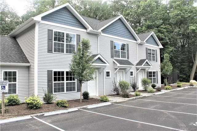 $2,650 | 9 Goodhill Road, Unit 103, Bethel, CT 06801