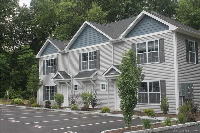 $2,650 | 9 Goodhill Road, Unit 103, Bethel, CT 06801