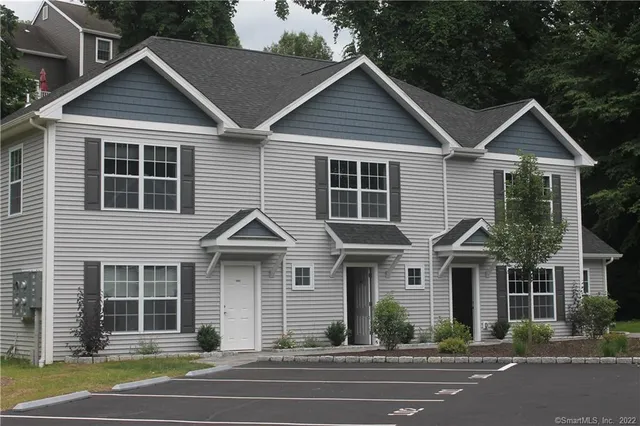 $2,650 | 9 Goodhill Road, Unit 103, Bethel, CT 06801