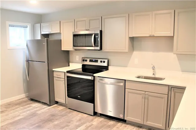 $2,650 | 9 Goodhill Road, Unit 103, Bethel, CT 06801