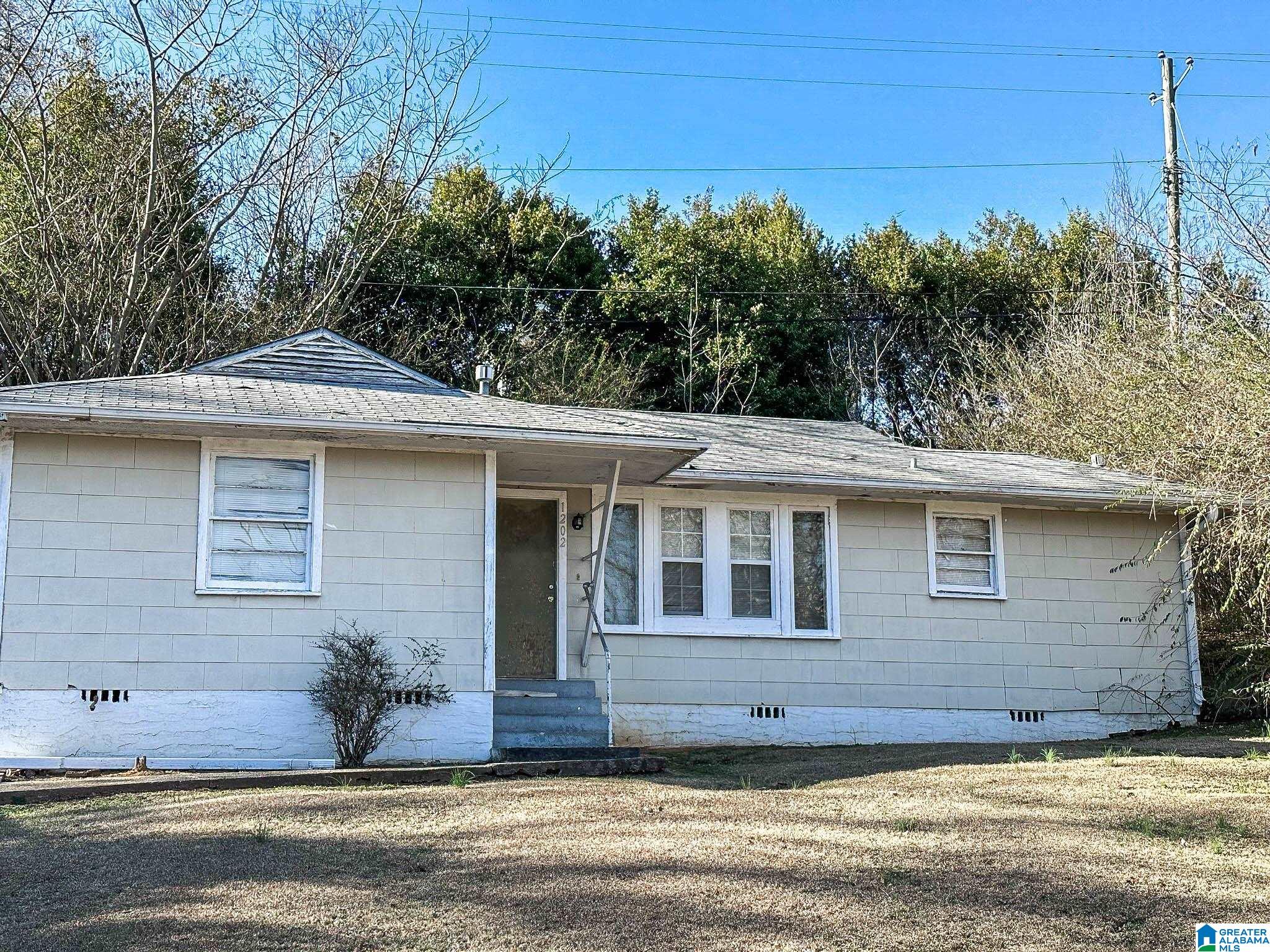 1202 Altamont Road Anniston, AL 36207 - Photo 1 of 3