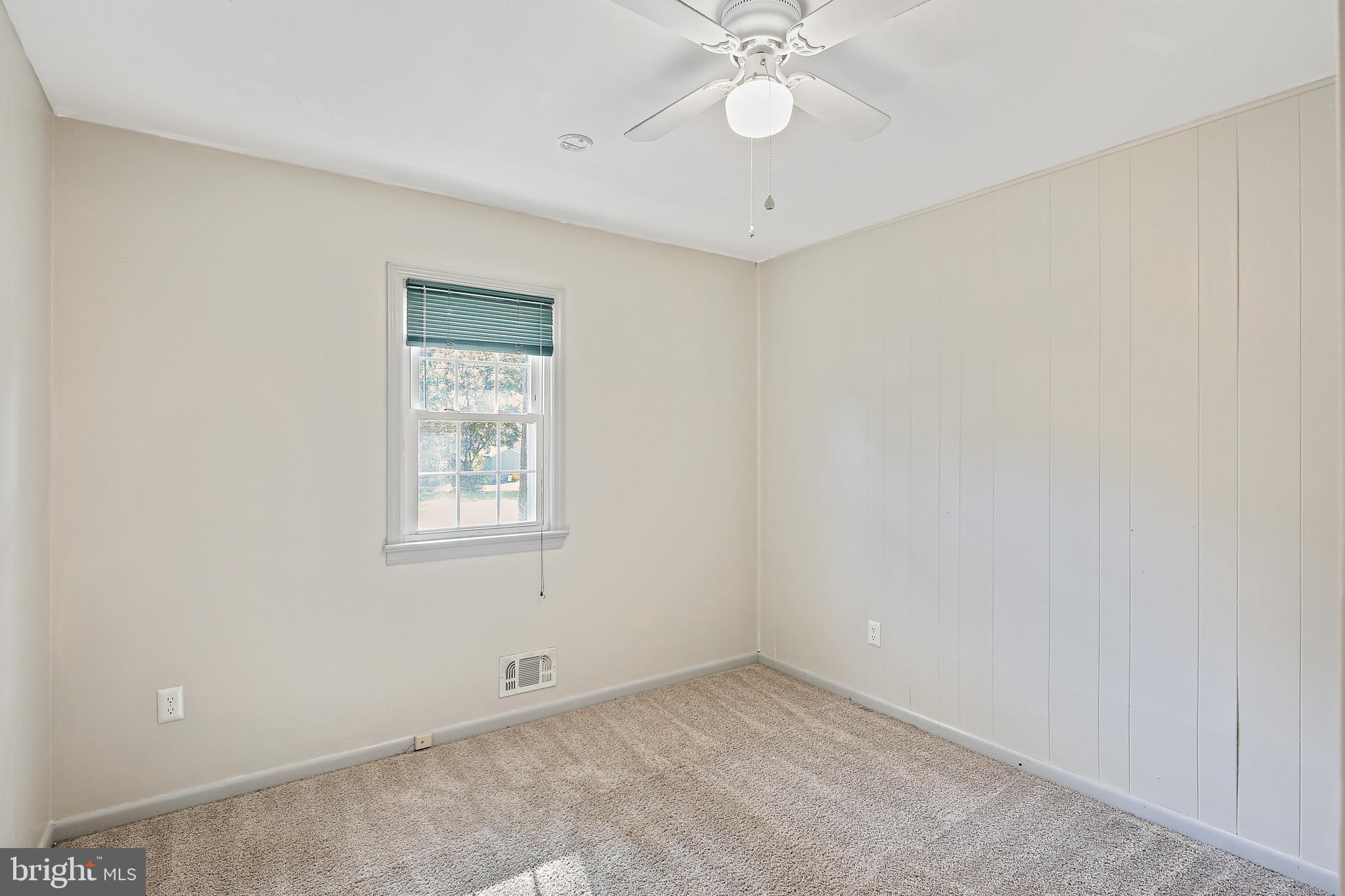 532 Park Road Severna Park, MD 21146 - Photo 29 of 60 Bedroom 3