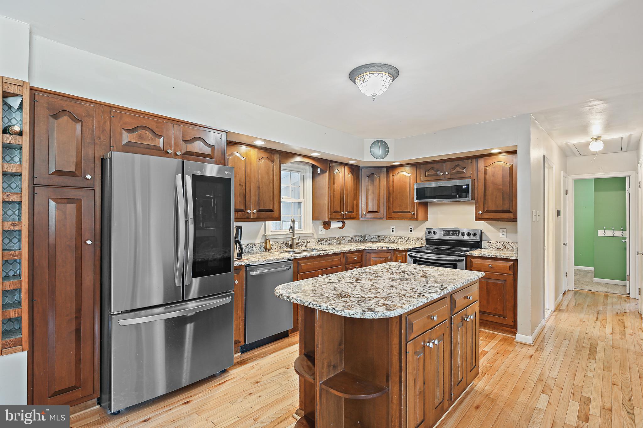 532 Park Road Severna Park, MD 21146 - Photo 4 of 60 Renovated Gourmet Kitchen