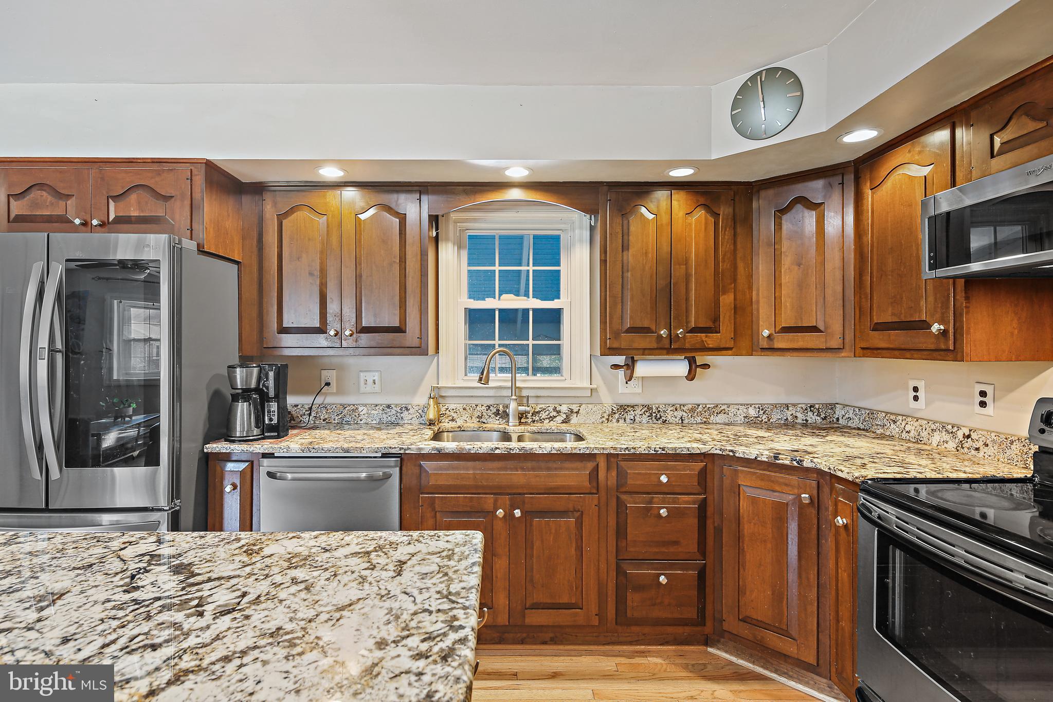 532 Park Road Severna Park, MD 21146 - Photo 9 of 60 Granite Counters, Maple Cabinets & SS Appliances