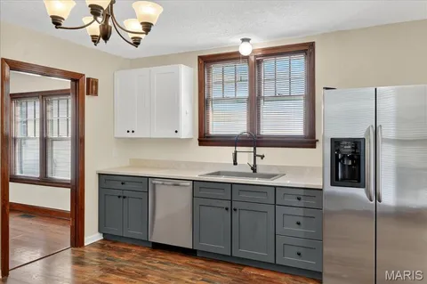 $450,000 | 7114 Drury Lane, St. Louis, MO 63143