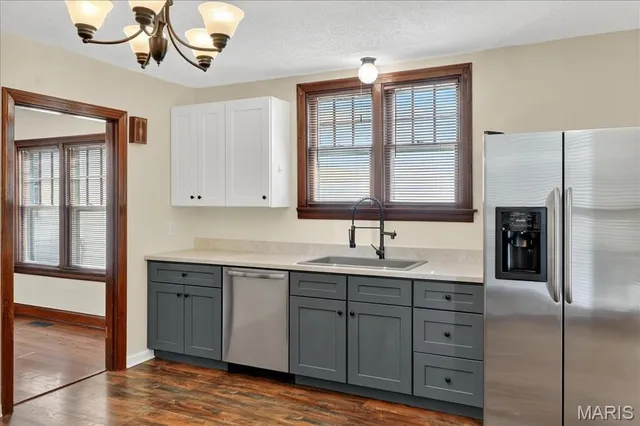 $450,000 | 7114 Drury Lane, St. Louis, MO 63143