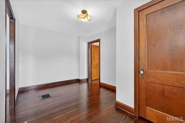 $450,000 | 7114 Drury Lane, St. Louis, MO 63143