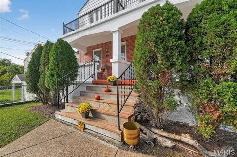 $450,000 | 7114 Drury Lane, St. Louis, MO 63143
