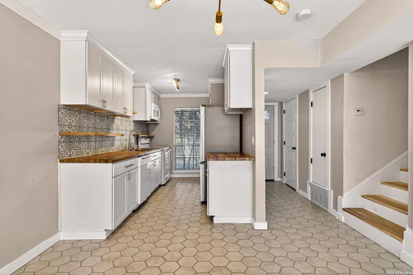 $245,000 | 1045 Shook Avenue, Unit 145H, Olmos Park, TX 78212