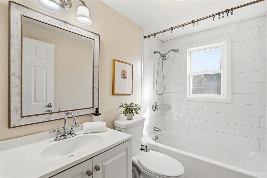 221 Totten Pond Road Waltham, MA 02451 - Photo 19 of 37