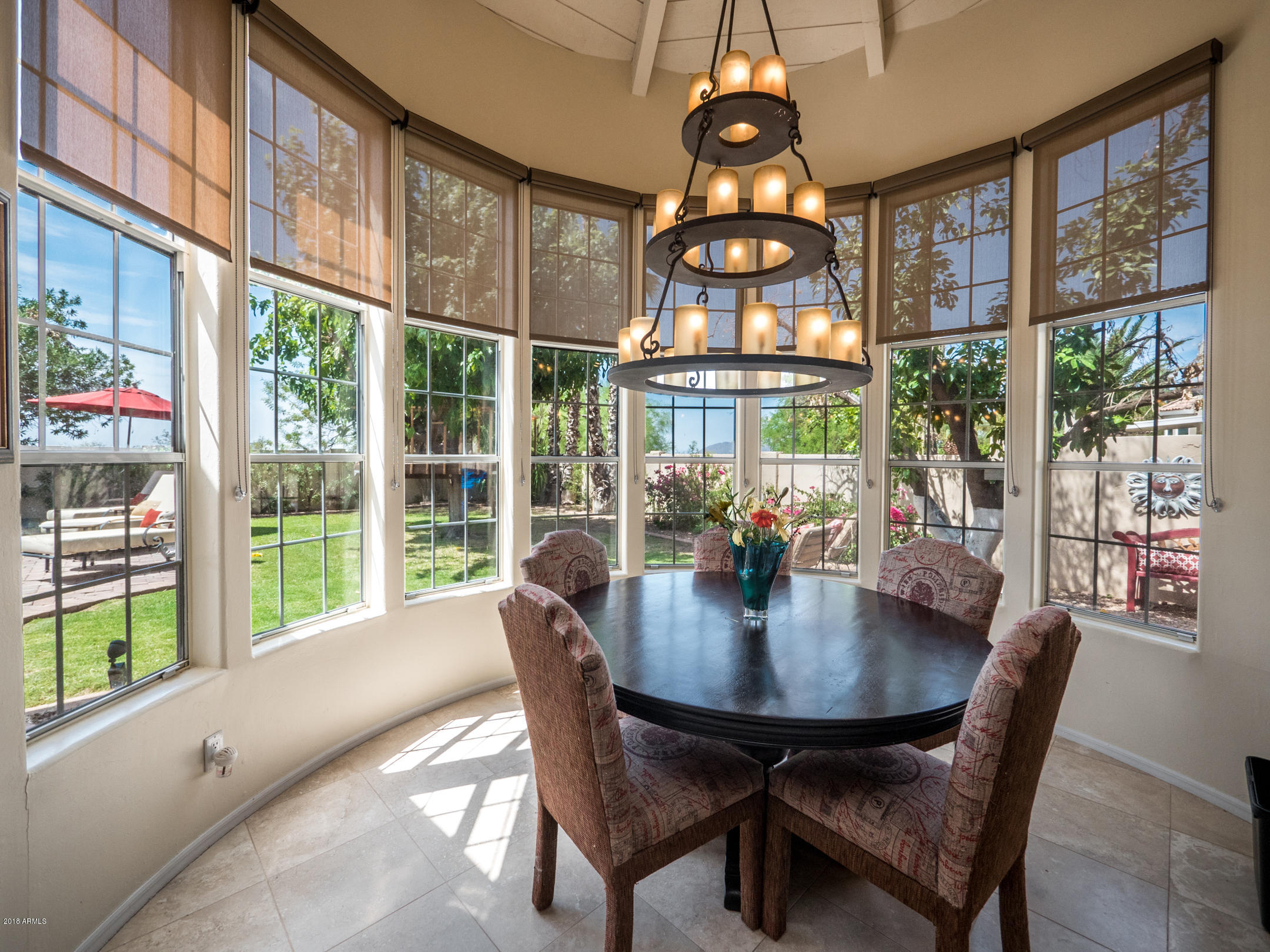 Kitchen Dining Area