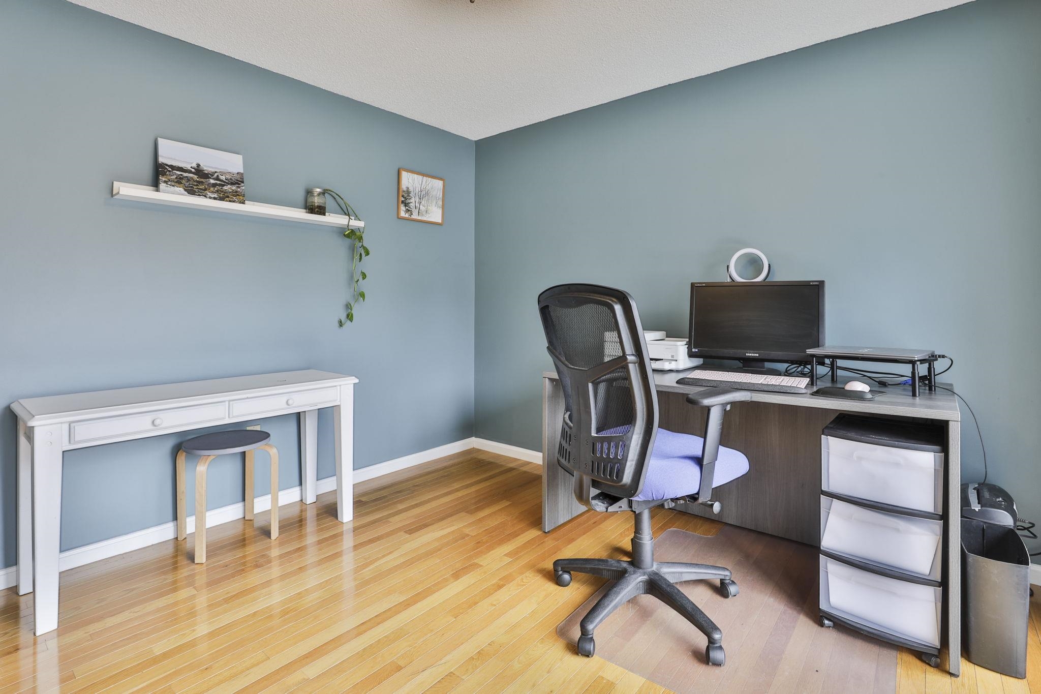 53 Hickory Lane Windham, NH 03087 - Photo 16 of 46