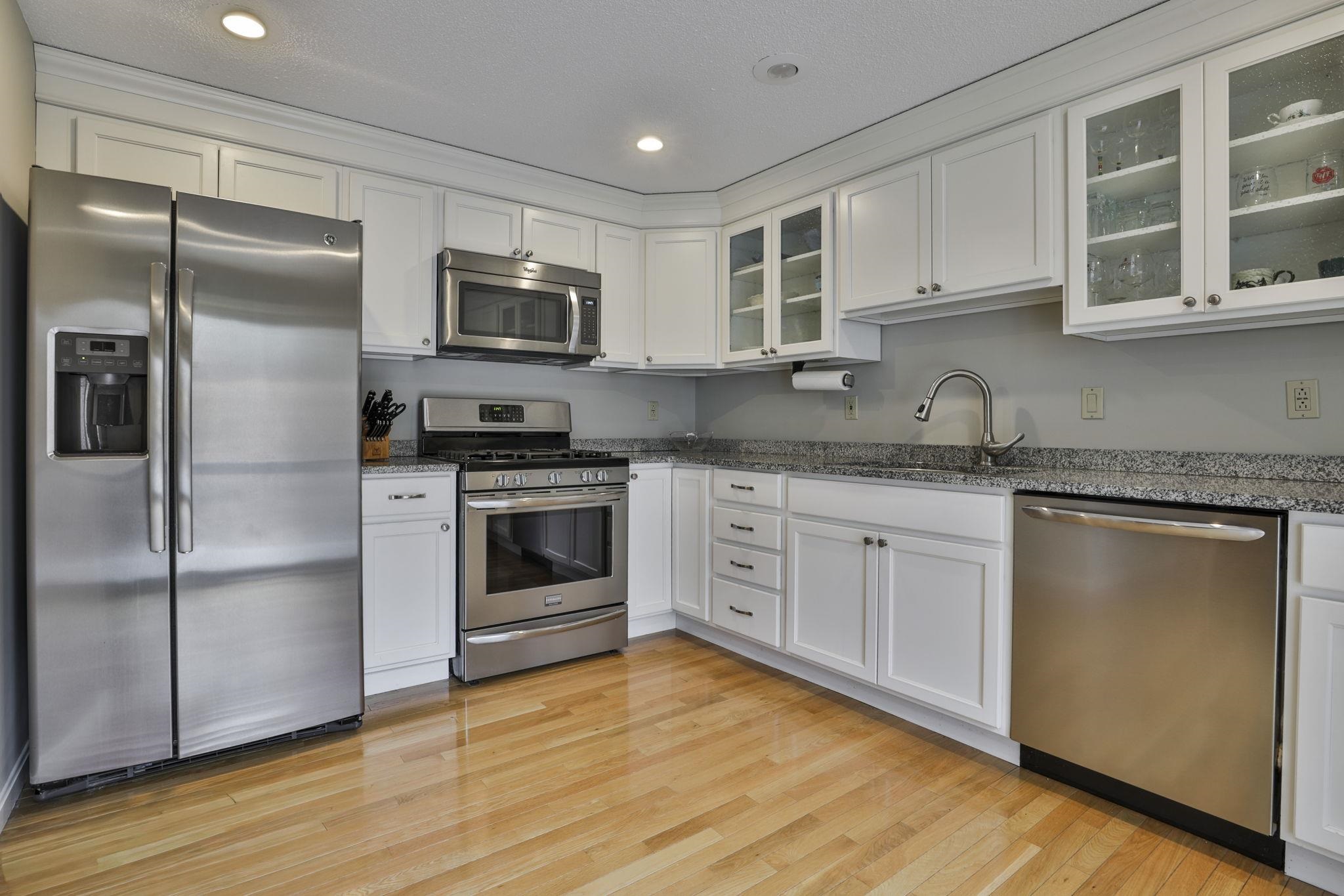 53 Hickory Lane Windham, NH 03087 - Photo 2 of 46