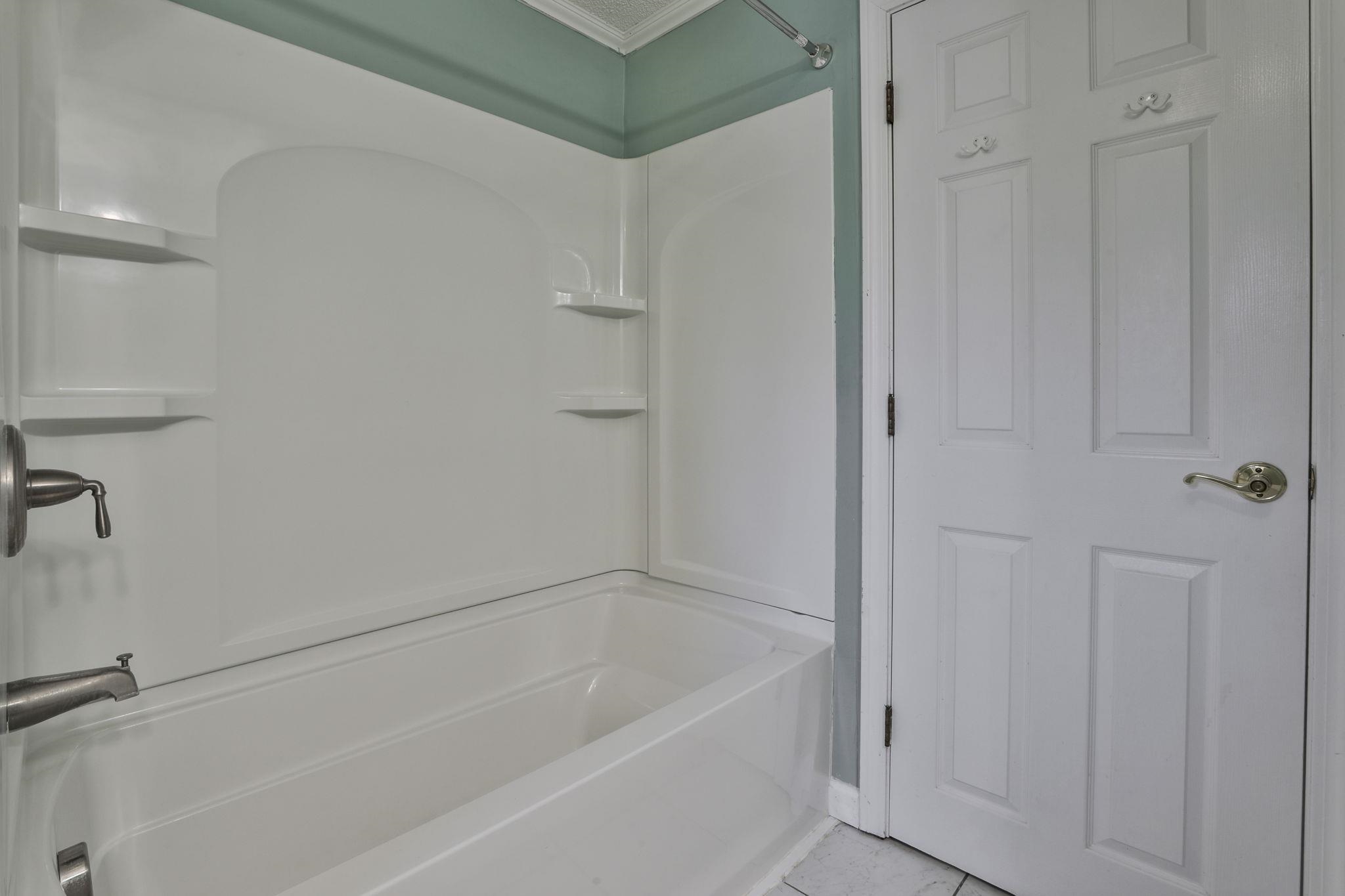 53 Hickory Lane Windham, NH 03087 - Photo 30 of 46