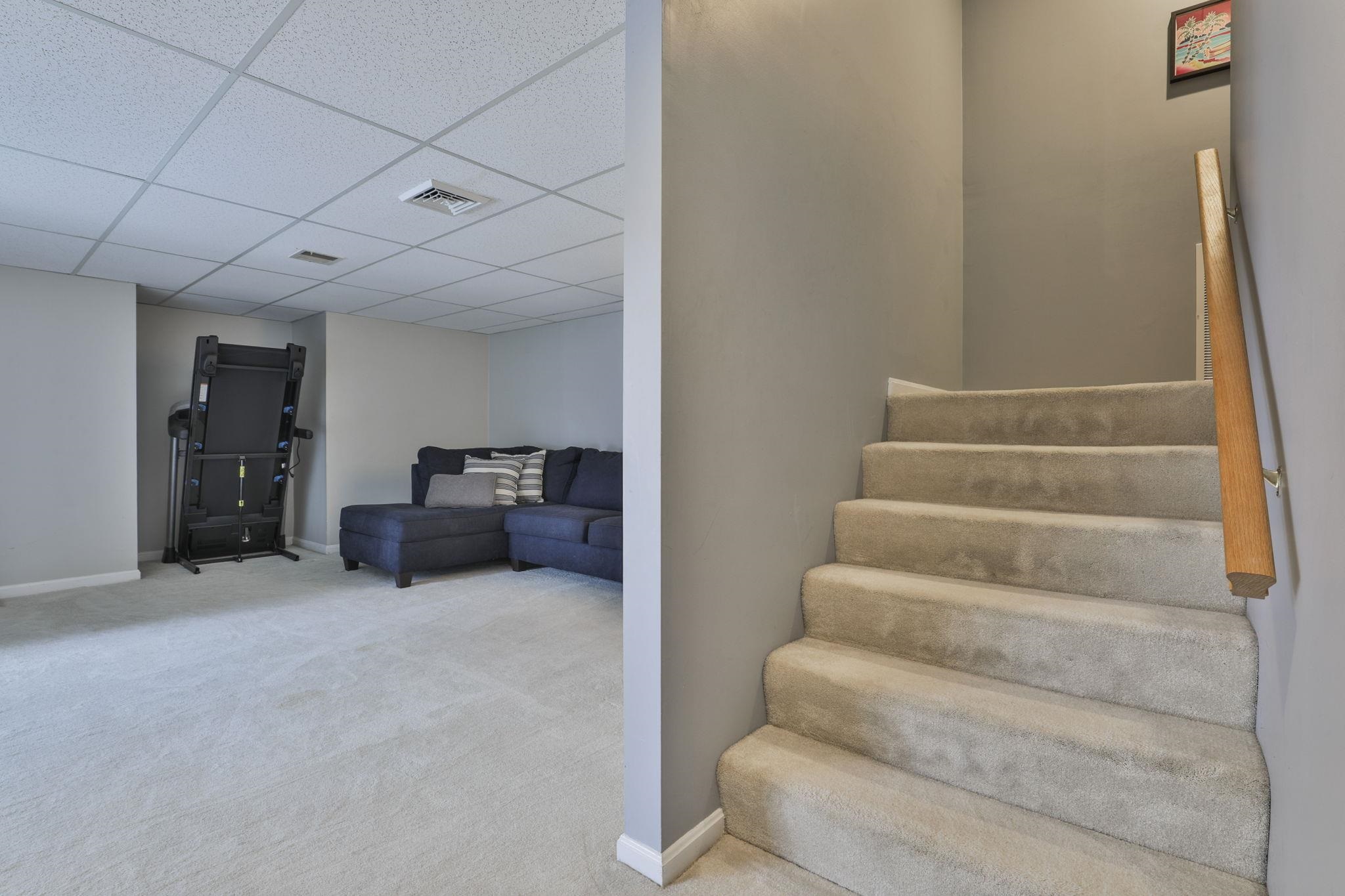 53 Hickory Lane Windham, NH 03087 - Photo 34 of 46