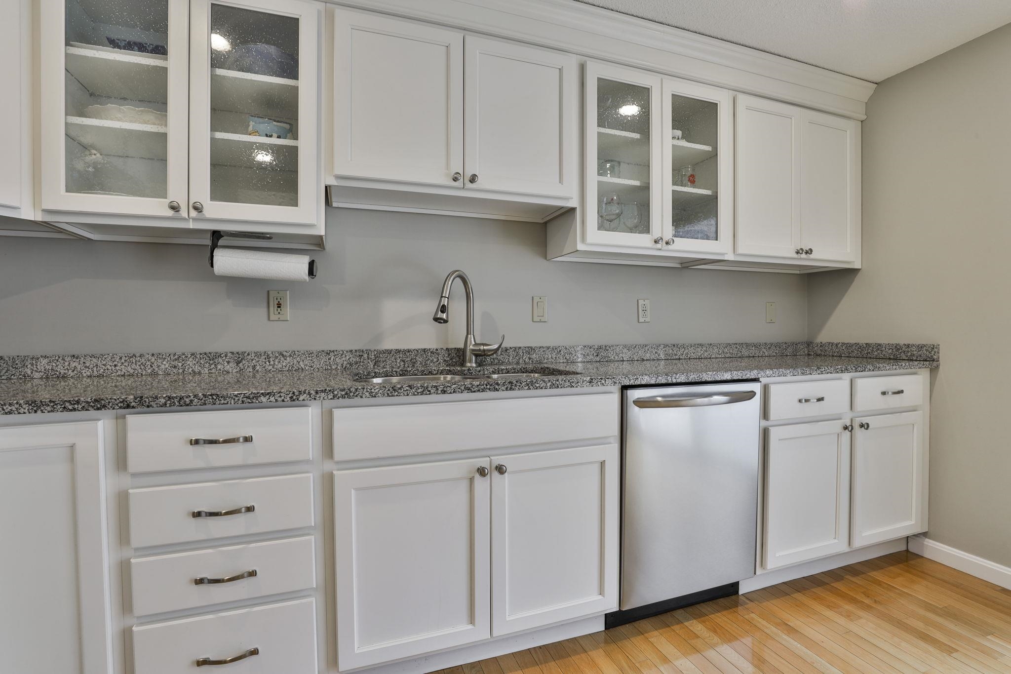 53 Hickory Lane Windham, NH 03087 - Photo 7 of 46