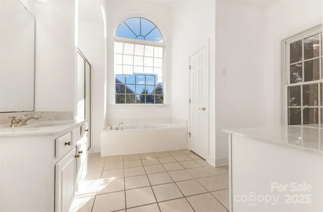 $680,000 | 1900 Astrid Court, Waxhaw, NC 28173