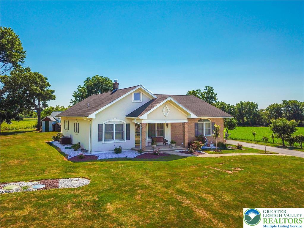 578 Daniels Road Nazareth, PA 18064 - Photo 4 of 45 Gallery Image 4